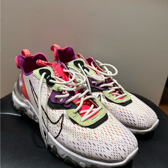 Nike React Vision “Barely Volt Pink” - Picture 5 of 5
